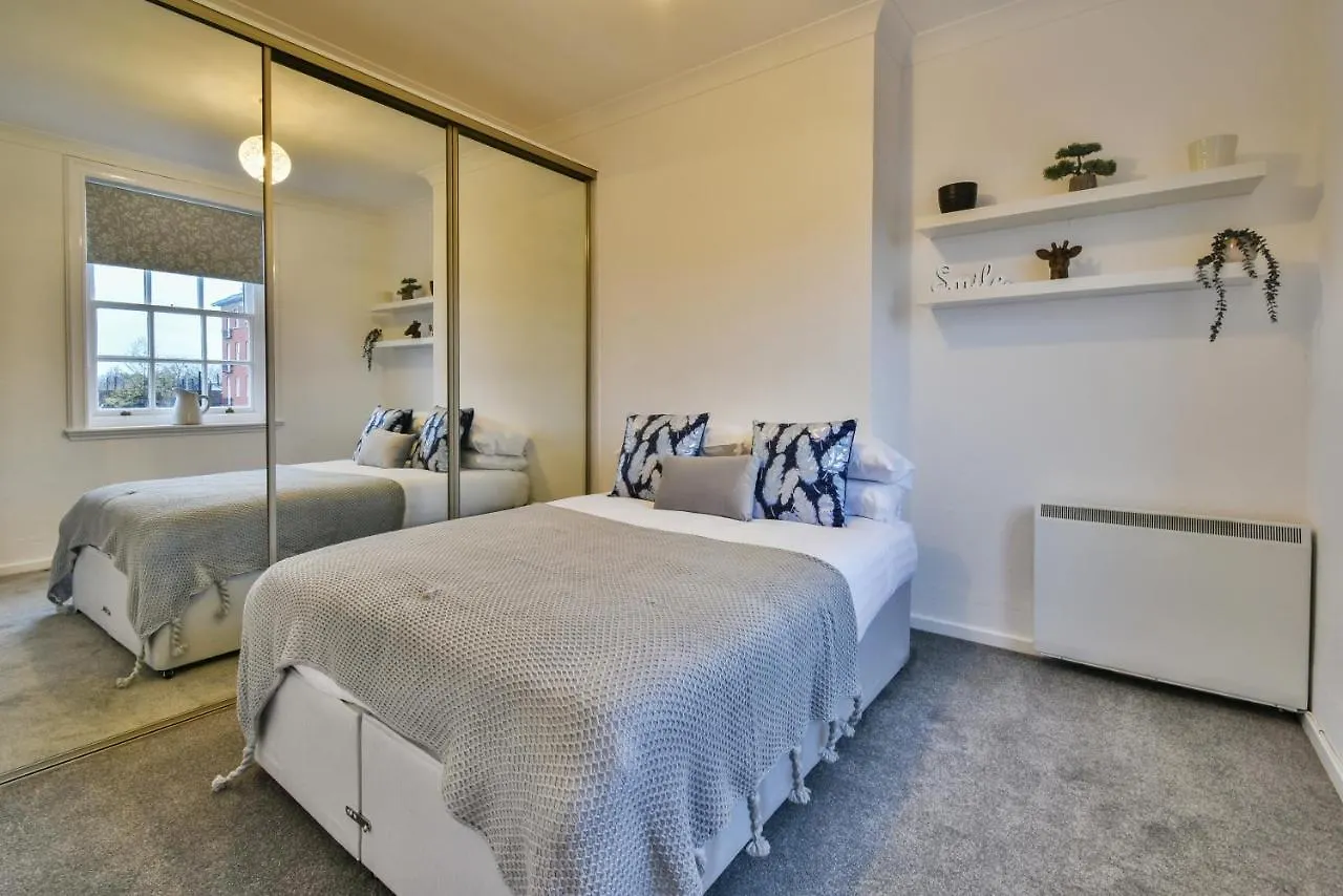 Florence Apartment - Free Parking York