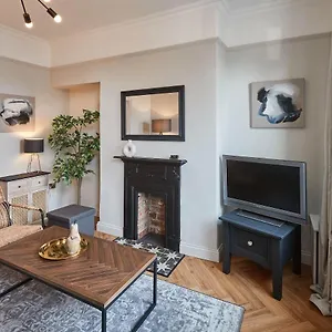  Holiday home Host & - The Railman's House